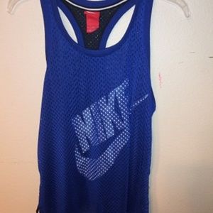 Nike top
